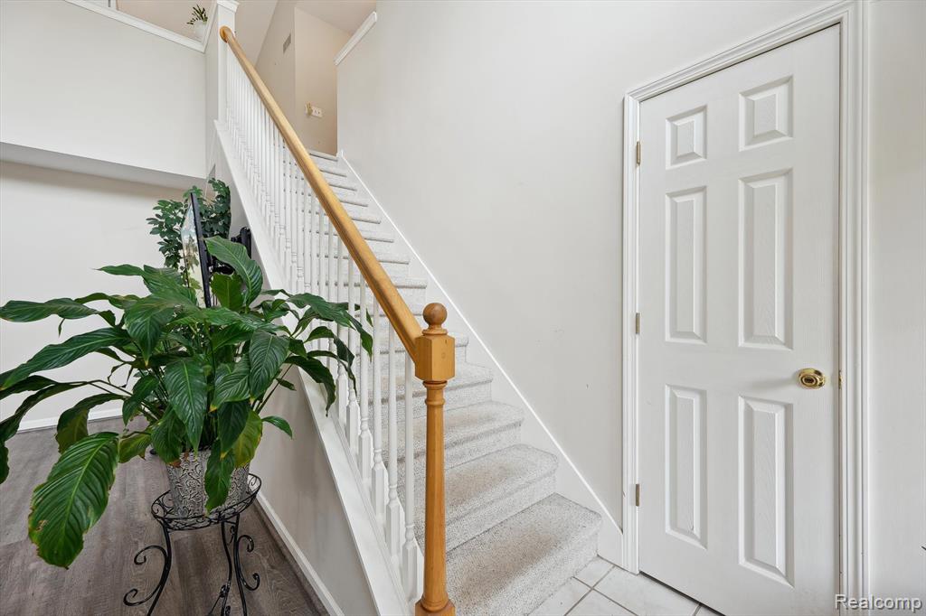 7366 MEADOW Lane, Ypsilanti, MI 48197 — Photo 4