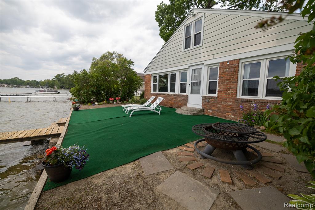 8691 Cooley Lake Road, Commerce Twp, MI 48382 — Photo 27