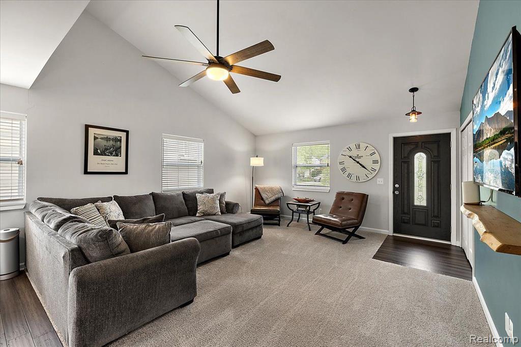 7611 Peninsula, Waterford, MI 48327 — Photo 5