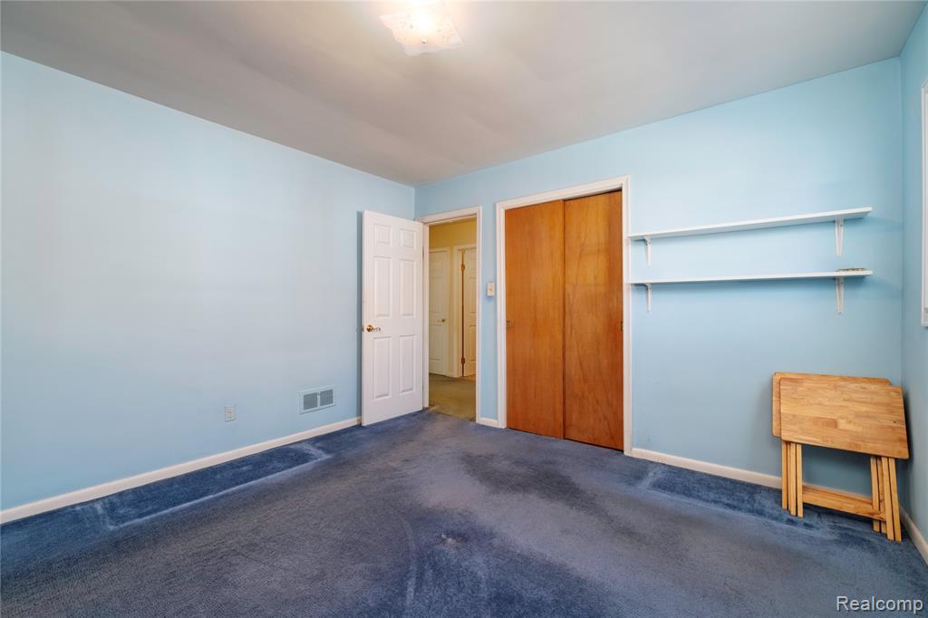 9042 Harrison Street, Livonia, MI 48150 — Photo 18