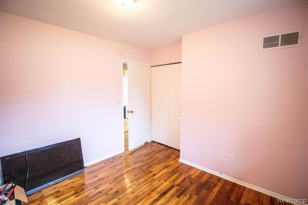 5369 Devon Court, Flint, MI 48532 — Photo 14