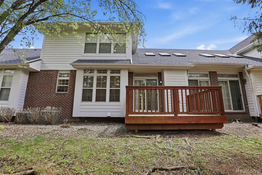 4368 Gateway Circle, West Bloomfield, MI — Photo 42