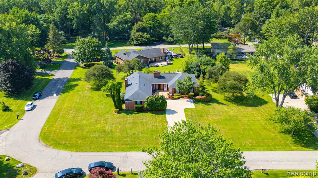 1853 W Bend Drive, Bloomfield, MI 48302 — Photo 48