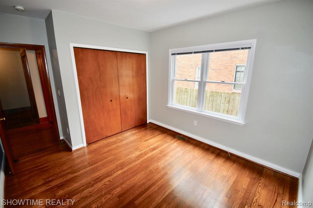 715 W 4TH Street, Royal Oak, MI 48067 — Photo 15