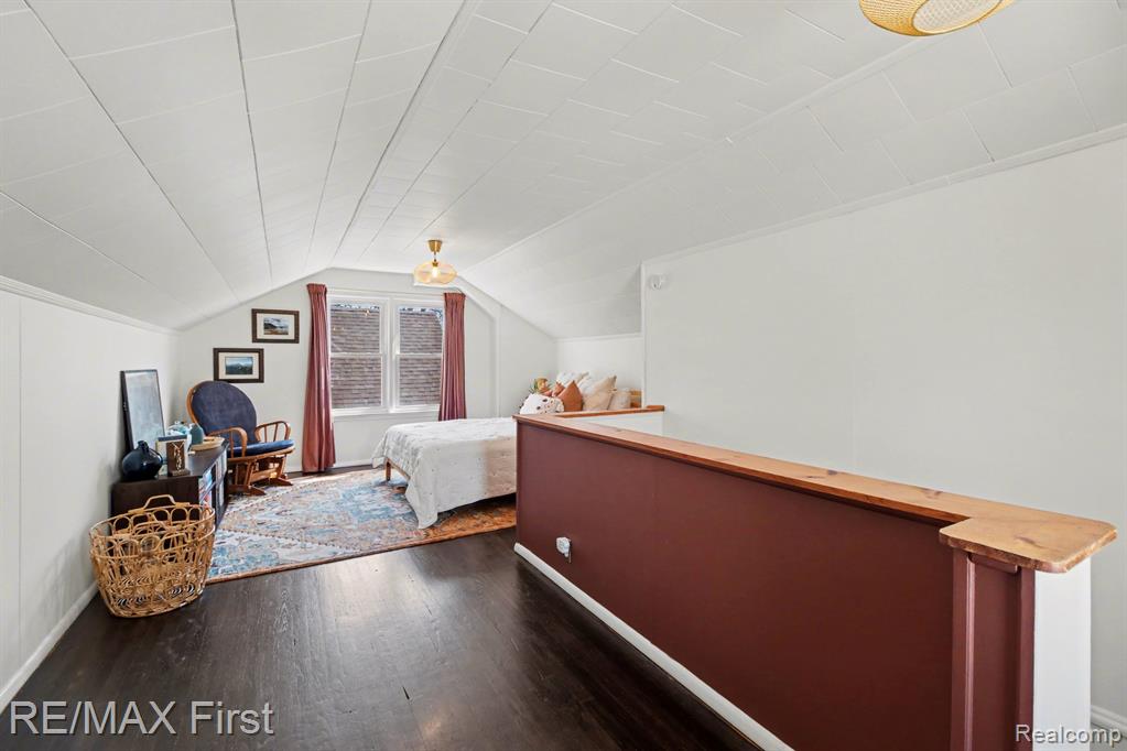 560 E Oakridge Street, Ferndale, MI 48220 — Photo 18