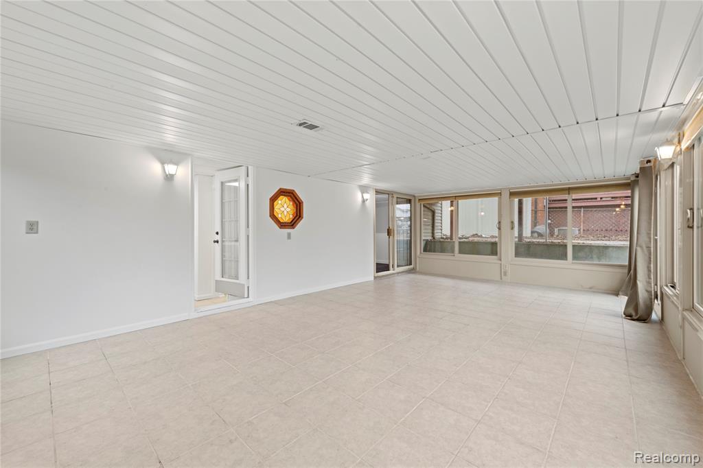 31733 E Ditner Drive, Rockwood, MI — Photo 12