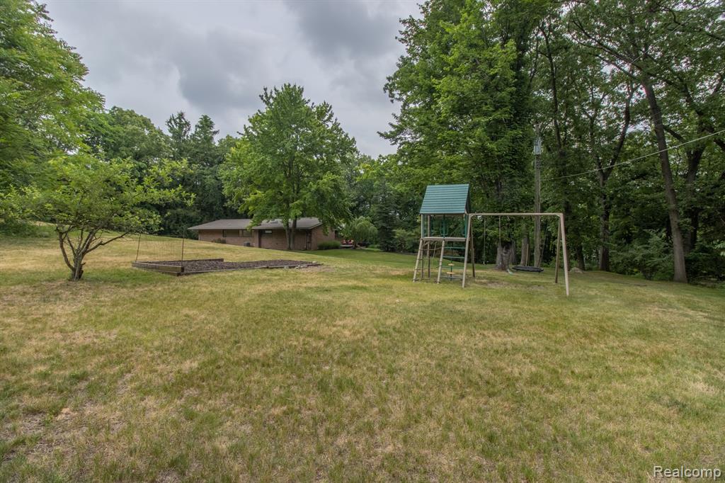30795 Adair Court, Franklin, MI 48025 — Photo 49