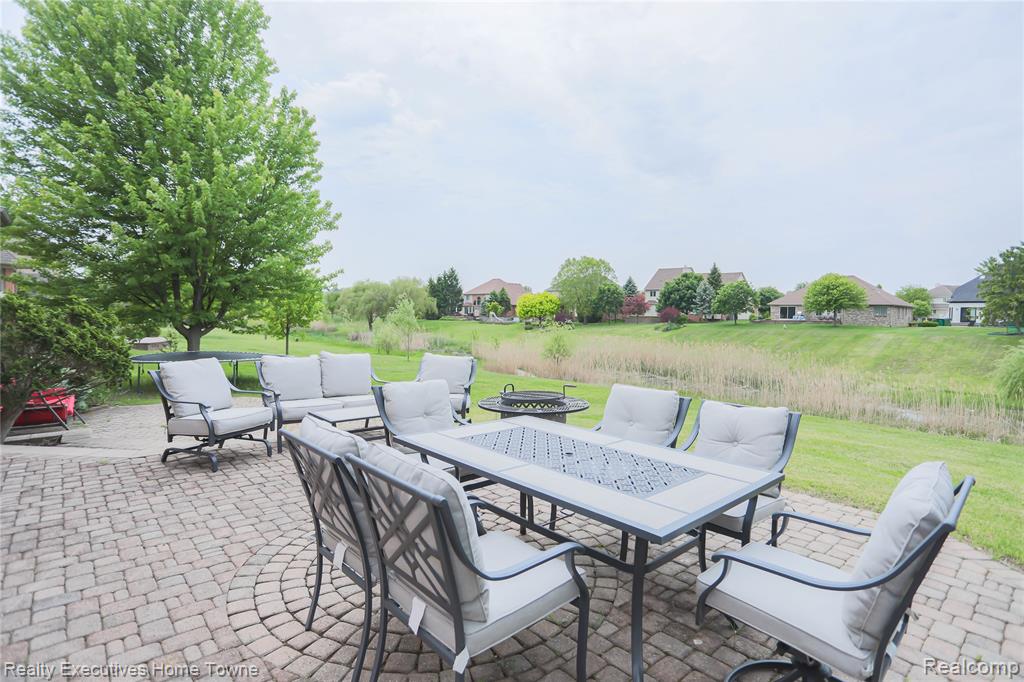 47909 Milonas Drive, Utica, MI 48315 — Photo 10