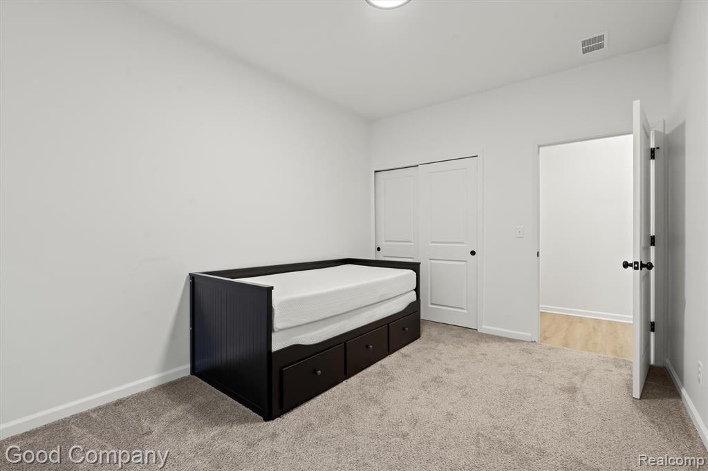 602 Pointe Drive, Walled Lake, MI 48390 — Photo 23