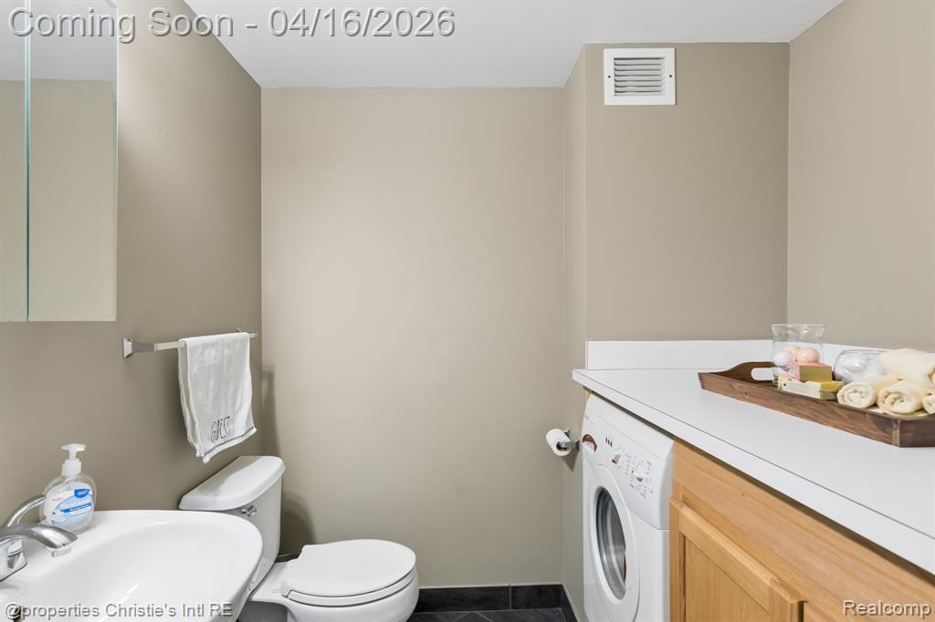 15 E Kirby Street, 420, Detroit, MI 48202 — Photo 10