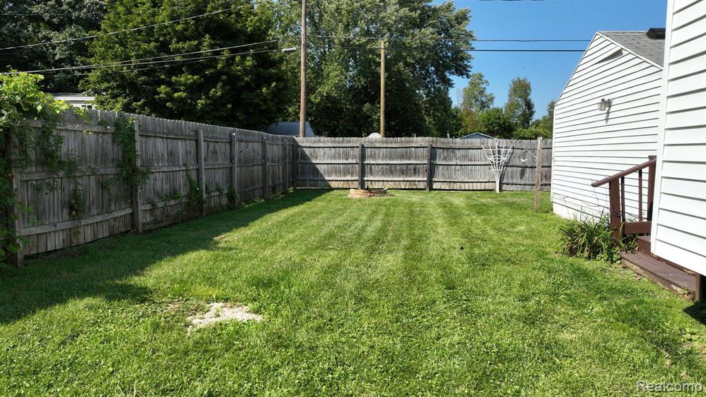 4322 GREENLY Street, Burton, MI 48529 — Photo 10