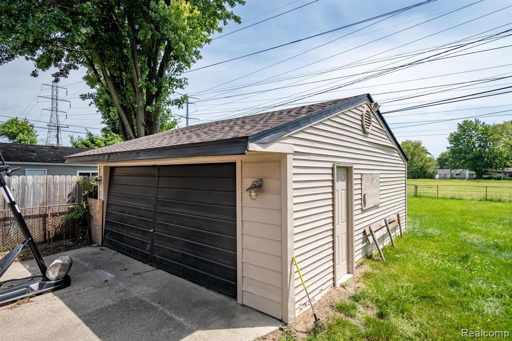 41210 PAIGN Drive, Sterling Heights, MI 48313 — Photo 22