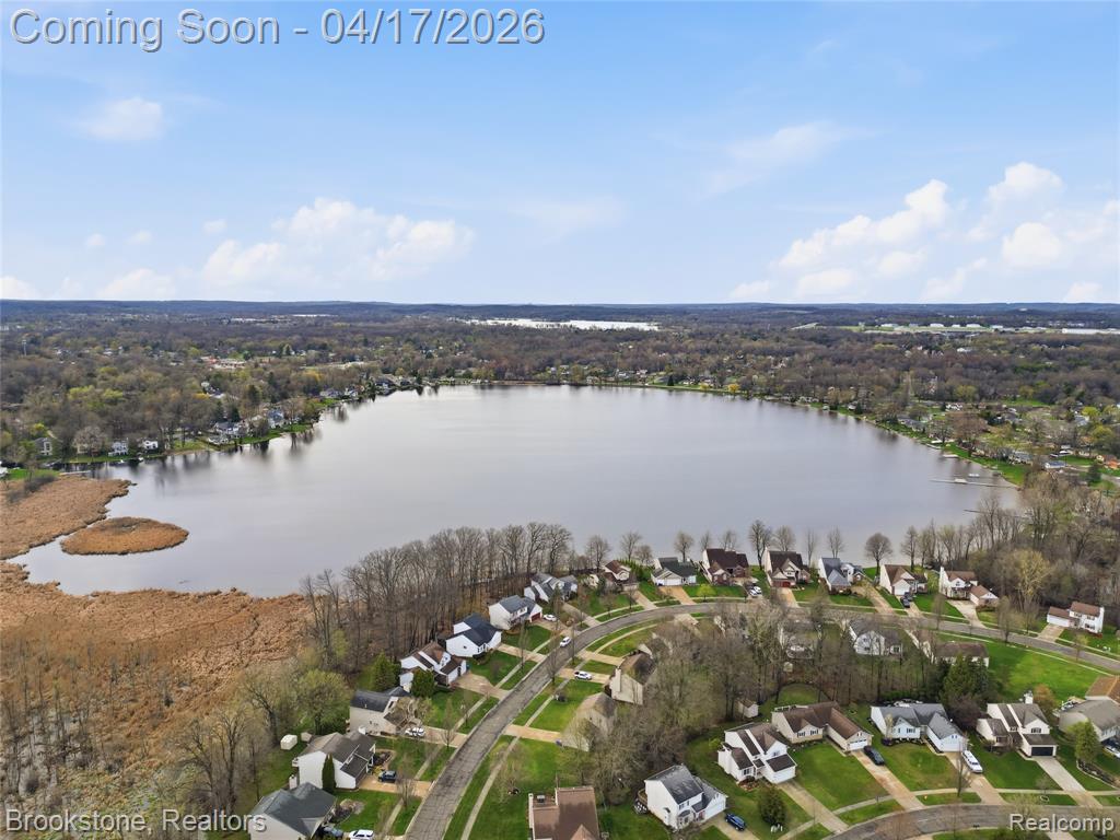 569 Cove View Drive, Waterford, MI 48327 — Photo 51