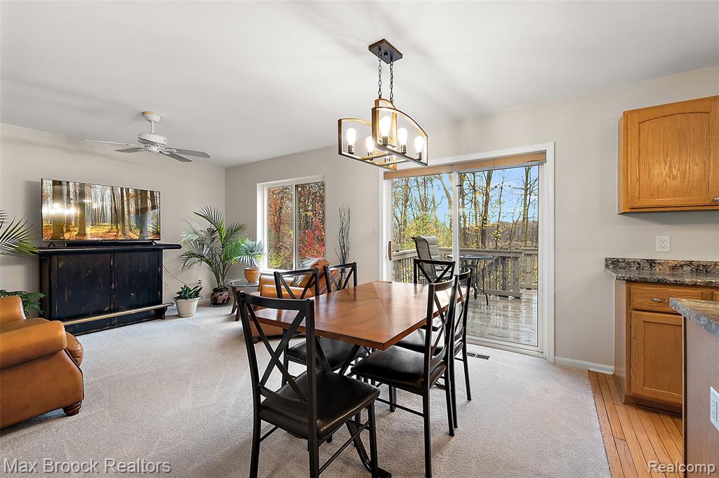 437 Cove View Drive, Waterford, MI 48327 — Photo 9