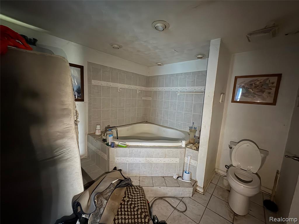 818 Loa Street, Lansing, MI 48910 — Photo 15