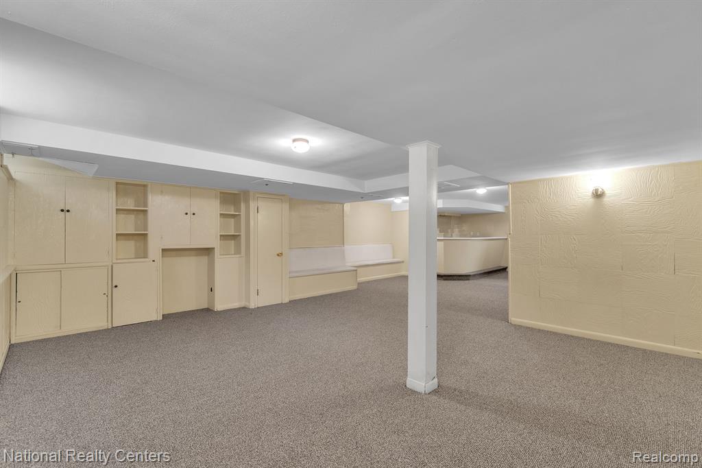 9001 E PERRIN Street, Livonia, MI 48150 — Photo 31