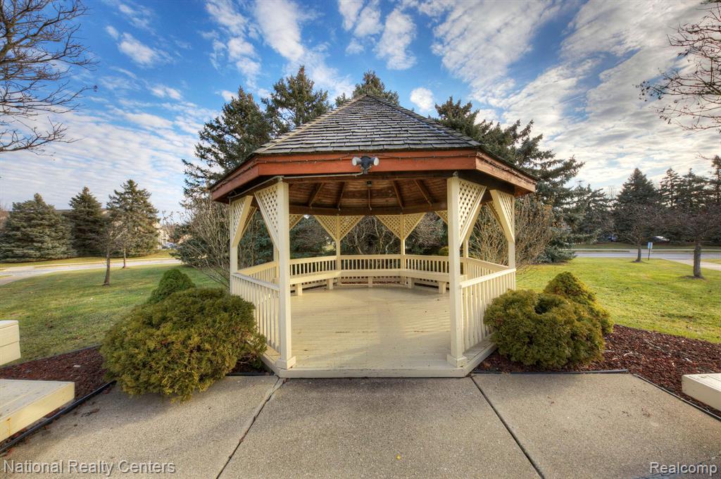 42744 LILLEY POINTE Drive, Canton, MI 48187 — Photo 17
