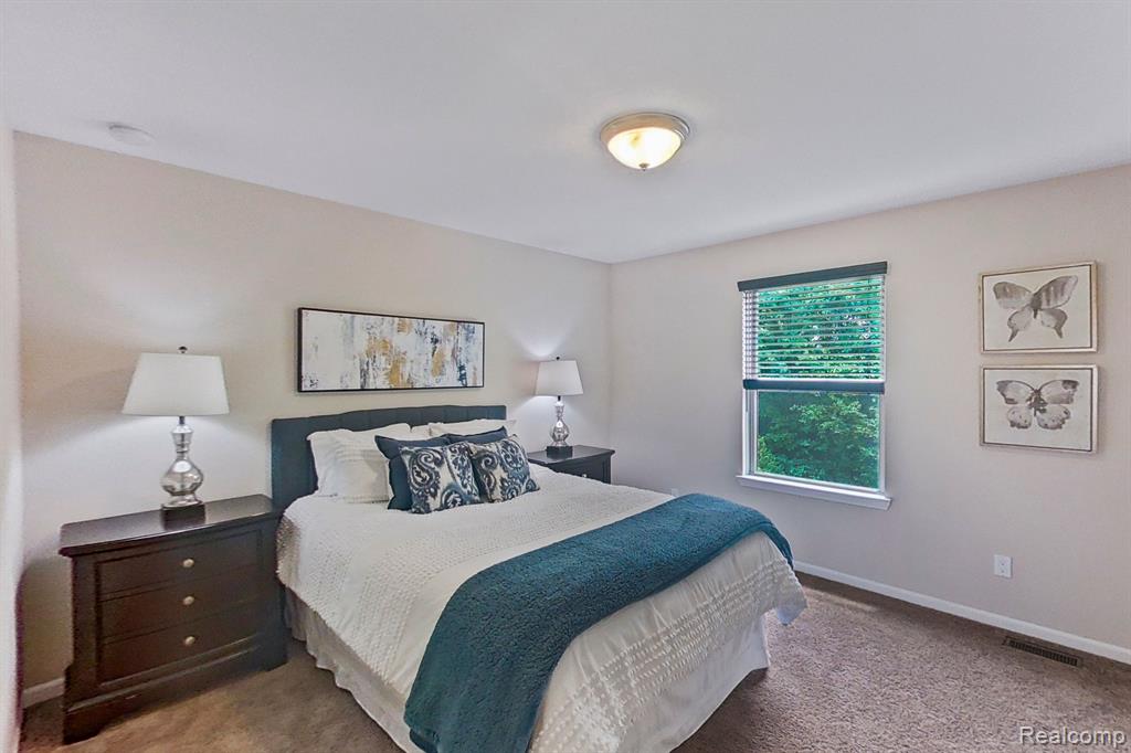 50736 SEVILLA Circle, Novi, MI — Photo 47