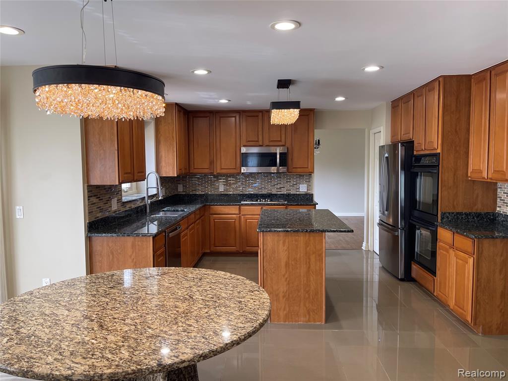 45856 Bristol Circle - Photo 2
