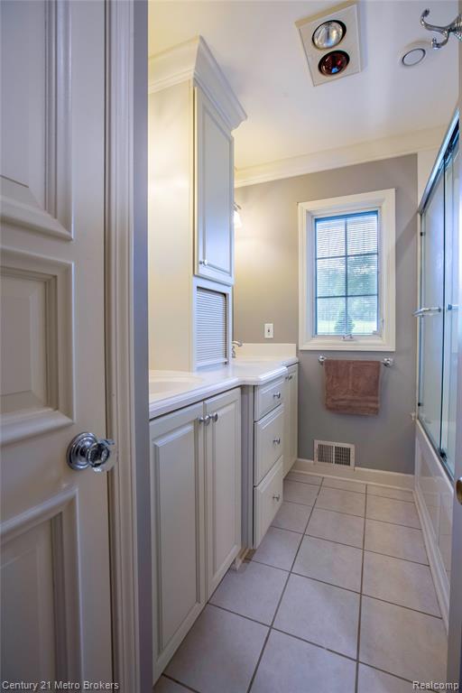 9270 Hidden Valley Court, Grand Blanc, MI 48439 — Photo 38