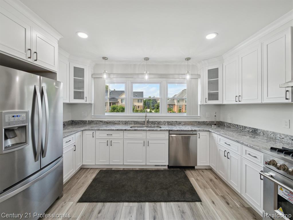 21120 Halsted Road, Farmington Hills, MI 48167 — Photo 10