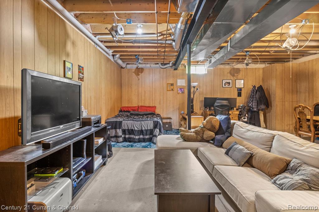 5725 VERSAILLES Avenue, Ann Arbor, MI 48103 — Photo 20