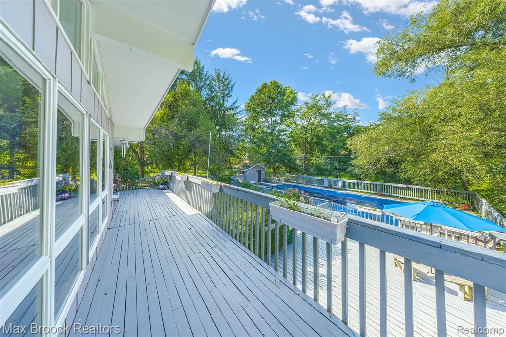 35550 Pleasant Valley Road, Farmington Hills, MI, 48331