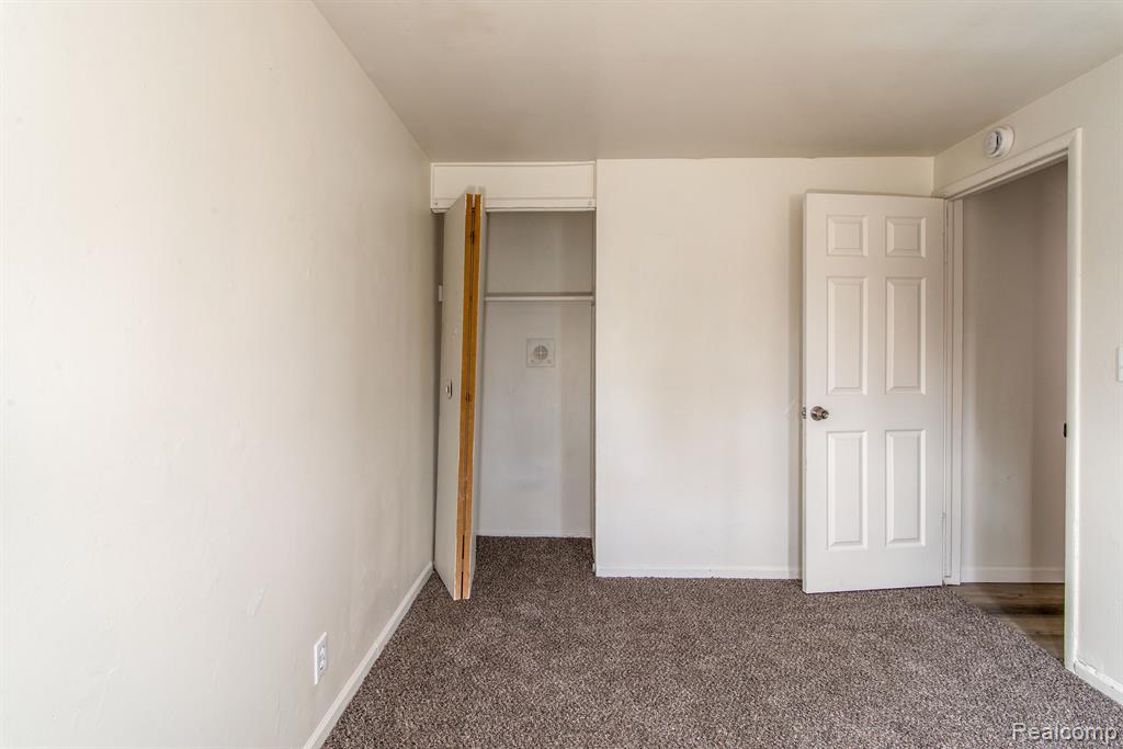 2303 W COLDWATER Road, Flint, MI 48505 — Photo 13