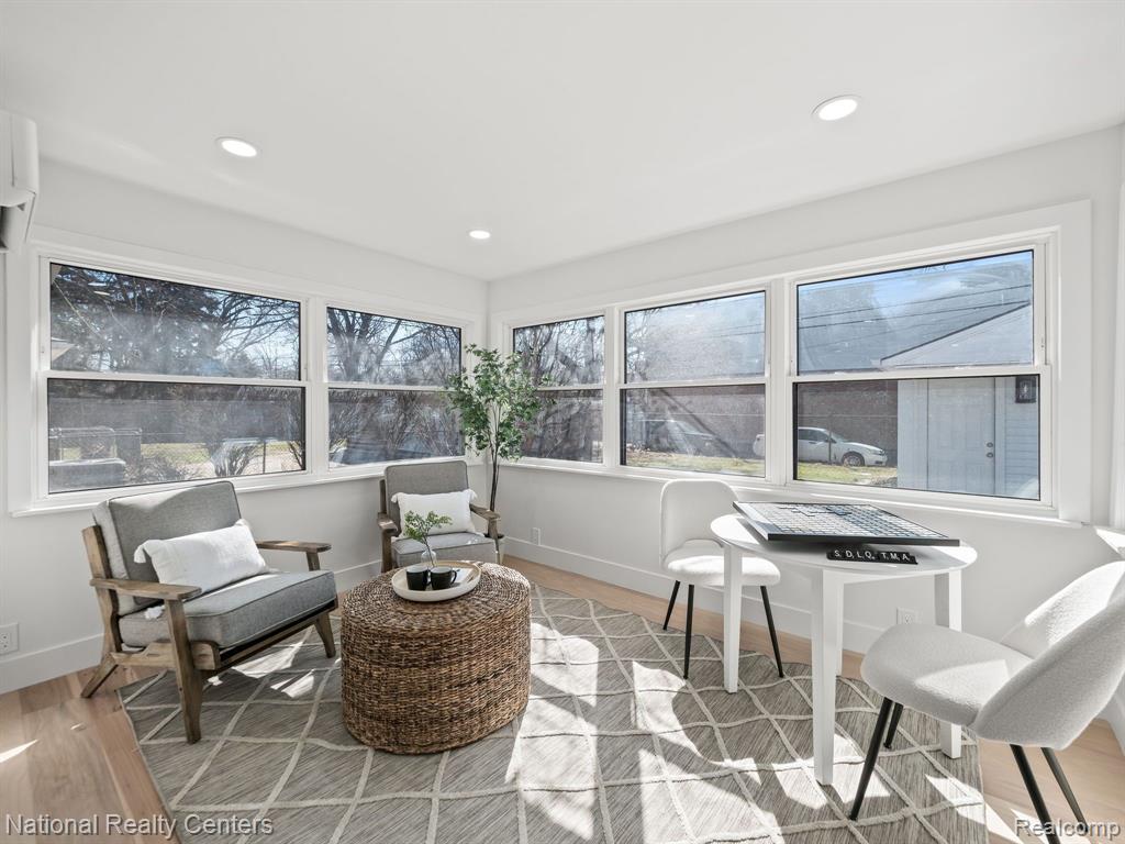8875 KENBERTON Drive, Oak Park, MI 48237 — Photo 17