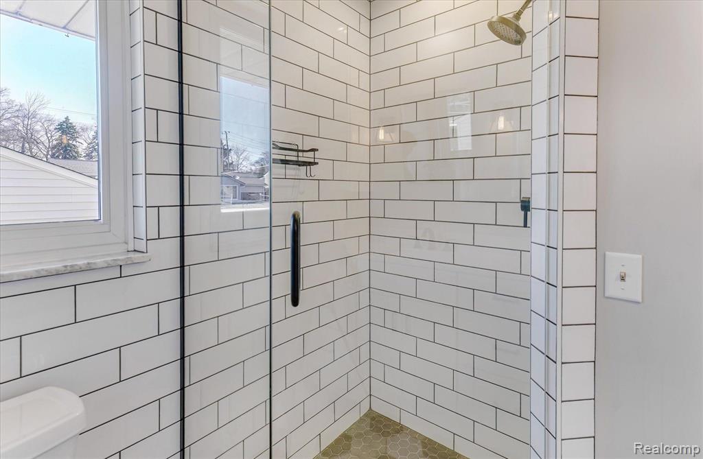 1293 BRAMBLES Drive, Waterford, MI 48328 — Photo 12