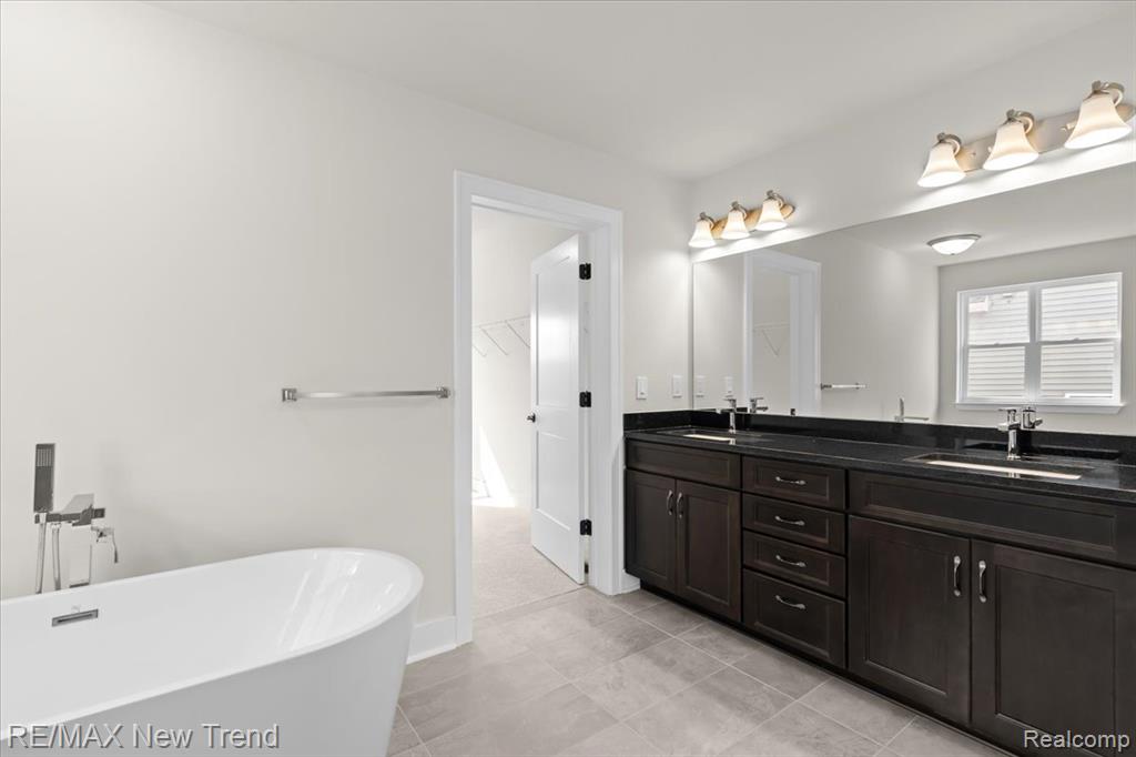 3022 E Theodore Street, Wixom, MI 48393 — Photo 23