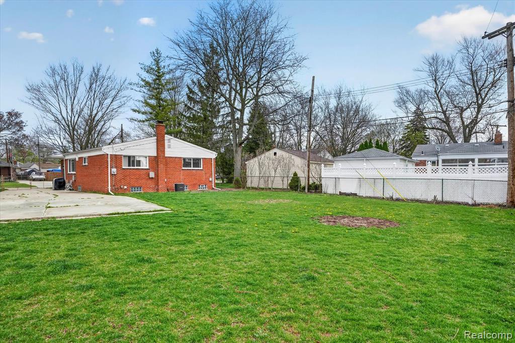 16672 Drake Street, Southgate, MI 48195 — Photo 37