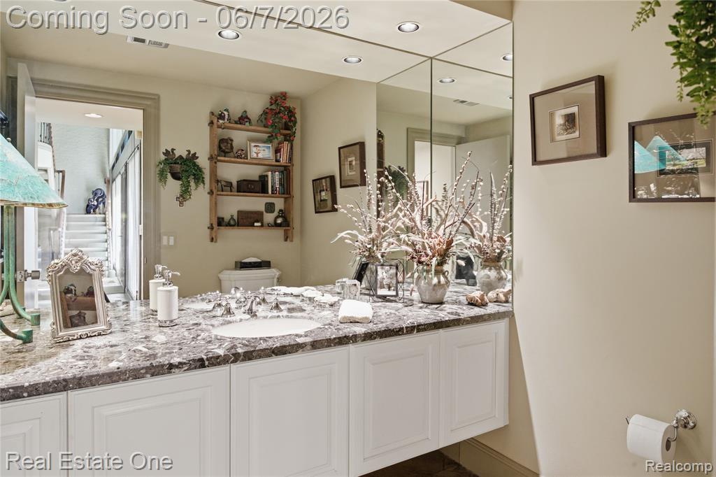 5321 Forest Way, Bloomfield Hills, MI 48302 — Photo 30
