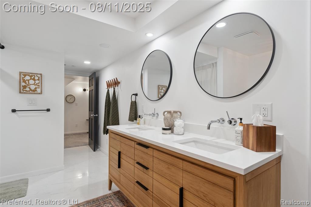 562 Burns Road, Milford, MI 48381 — Photo 31