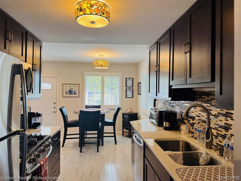 37021 E Aragona Drive, Clinton Twp, MI 48036 — Photo 11