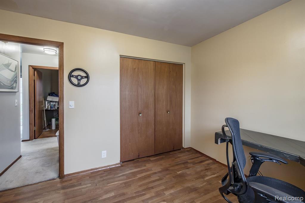 5368 LAPEER Road, Burton, MI 48509 — Photo 18