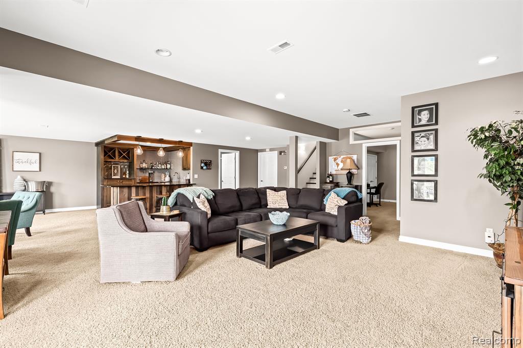 10815 SPARKLING WATERS Court, South Lyon, MI 48178 — Photo 36