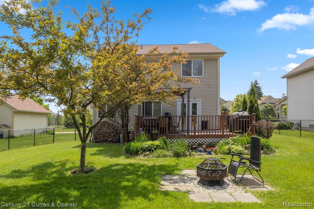 8611 BARRINGTON Drive, Ypsilanti, MI 48198 — Photo 31