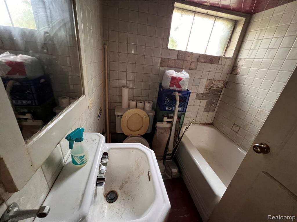 22095 Elmwood Avenue, Eastpointe, MI 48021 — Photo 11