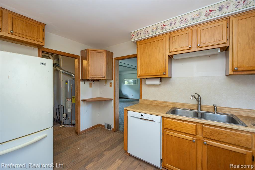 6346 Donaldson Drive, Troy, MI 48085 — Photo 12