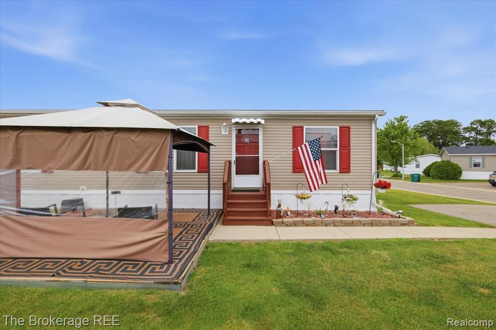 9542 Foxwell Circle, Fenton, MI 48430 — Photo 3