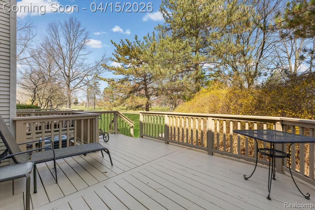 630 Ashley Circle, Rochester Hills, MI 48307 — Photo 2
