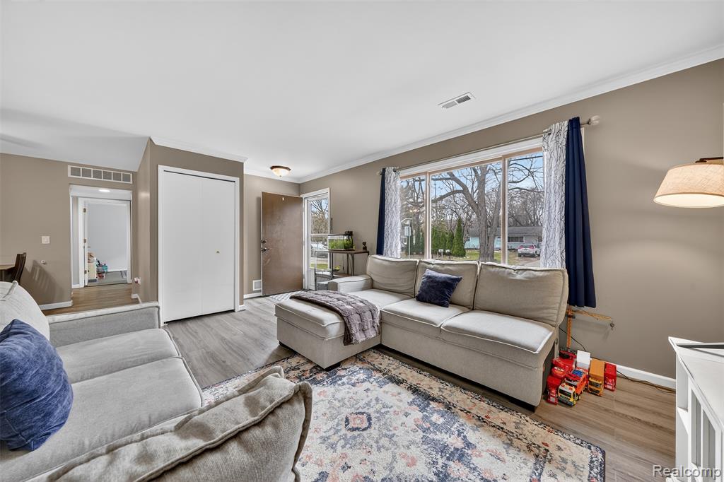 31674 Grove, Fraser, MI 48026 — Photo 6
