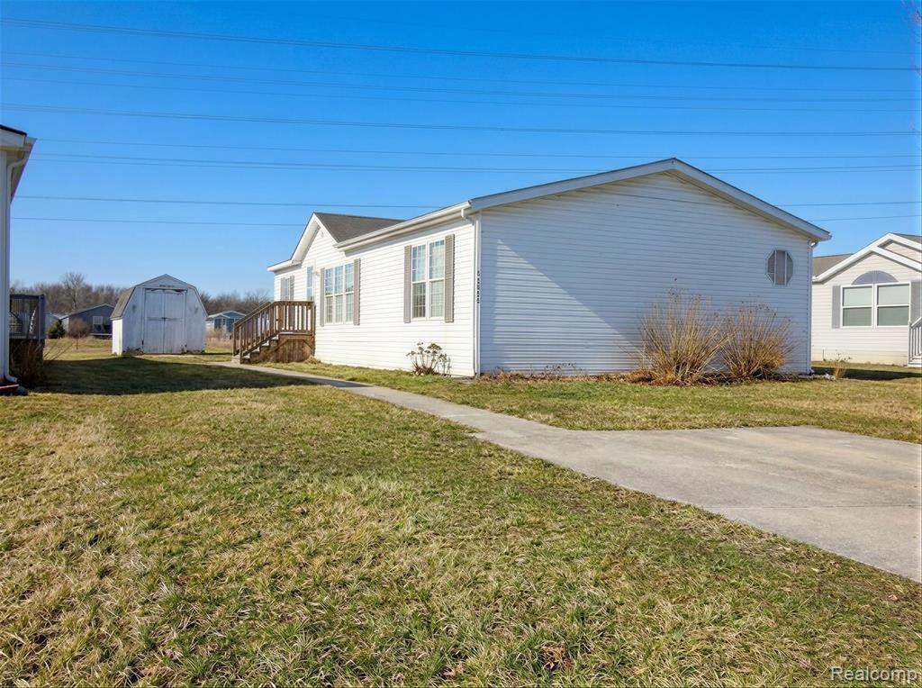 39200 Harbor, New Boston, MI 48164