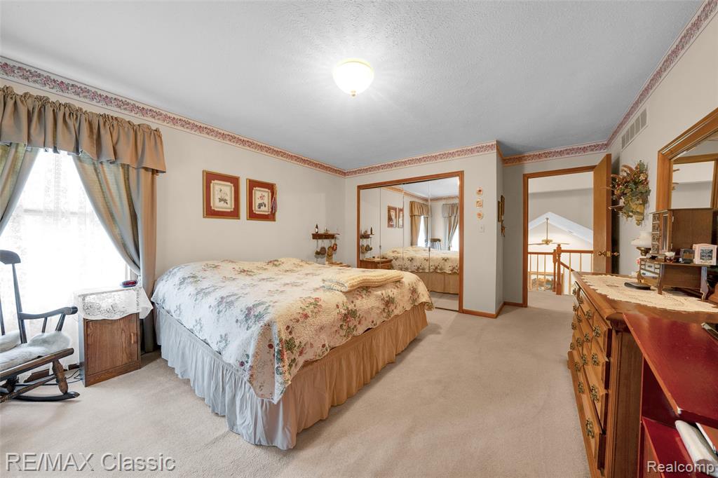 43421 Cottisford Street, Novi, MI 48167 — Photo 36