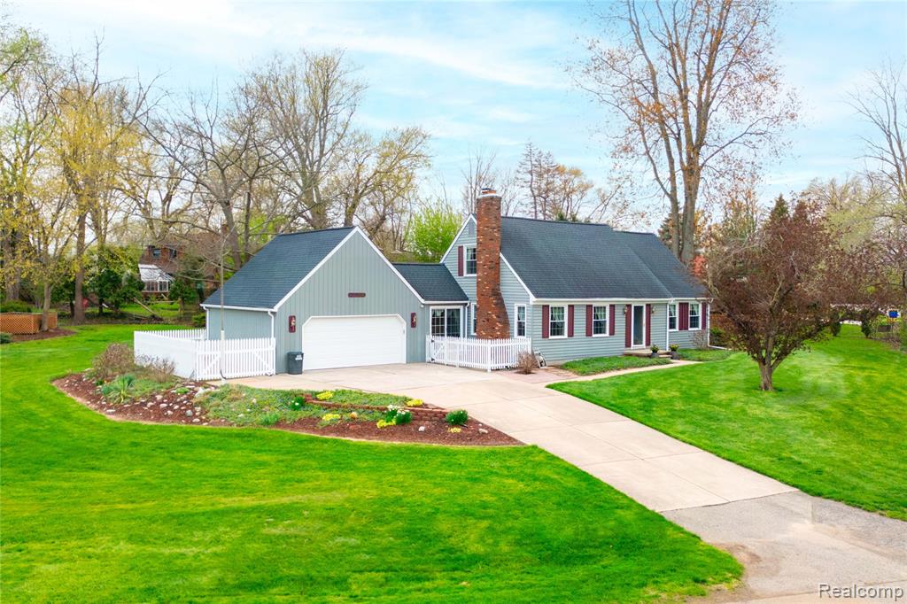 27758 Johnson Road, Grosse Ile, MI 48138 — front exterior