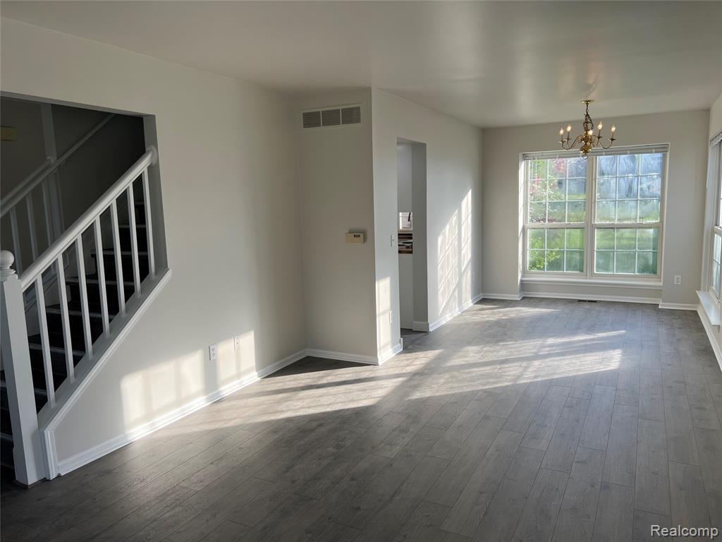 2802 Green Valley Drive - Photo 4