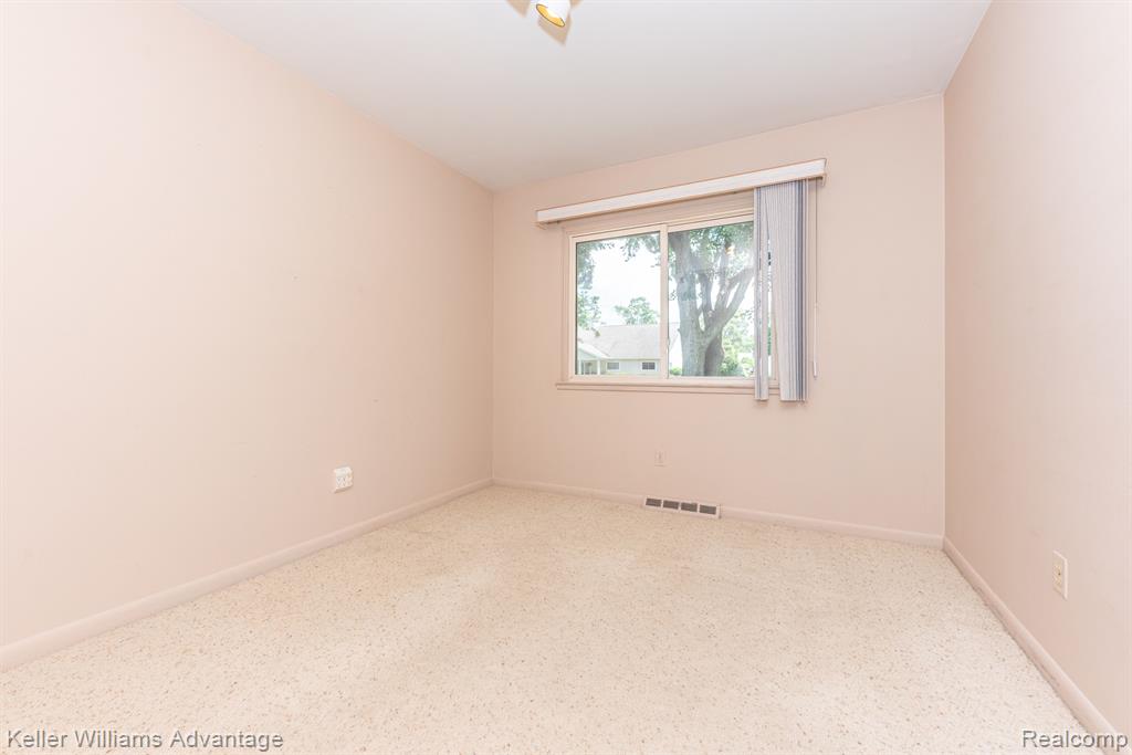 4460 Welland Drive, West Bloomfield, MI 48323 — Photo 18