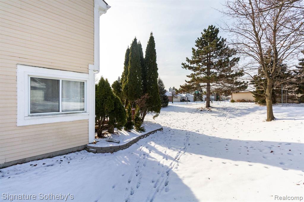 461 Farmridge Court, Rochester Hills, MI 48307 — Photo 24