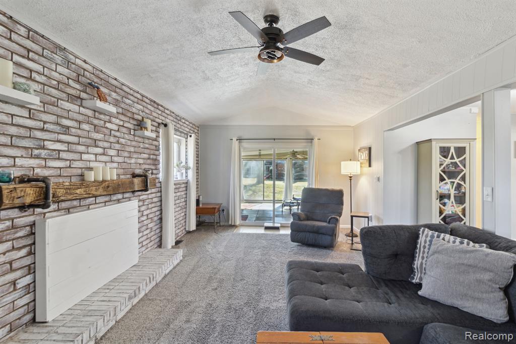 8612 PALOMINO Drive, Commerce Twp, MI 48382 — Photo 10